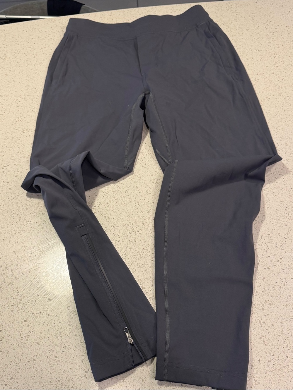 Lululemon Men’s Small Joggers Grey Pants 30’ inseam